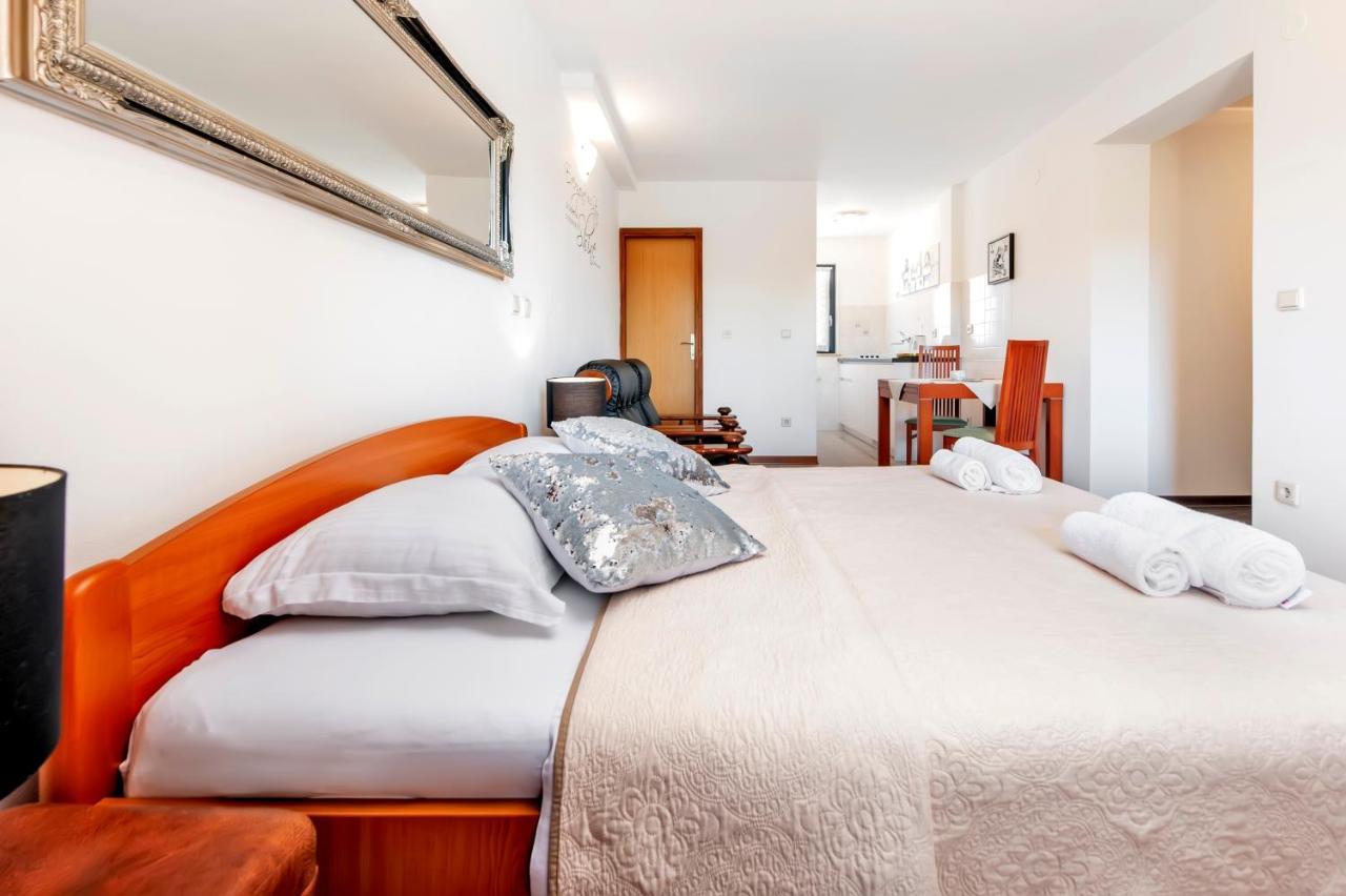 Guest House Casa Santin 罗维尼 外观 照片
